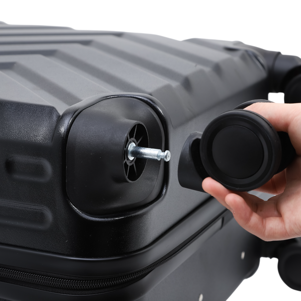 Nomado suitcase with removable wheels – wheel replacement, for easy maintenance